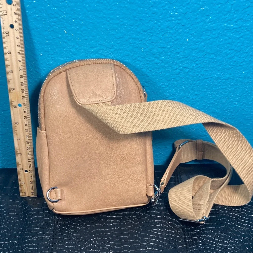 LIKE NEW Antik Craft Tan Woven Crossbody Bag + Floral Insides Adjustable Strap - Picture 2 of 6